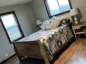 This country charm farmhouse is newly remodeled and super cute