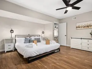 Peaceful Park Living - 3BD 10mins to DT Peoria
