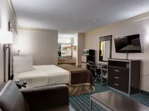 Deluxe Inn - Fayetteville I-95