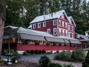 Springside Inn