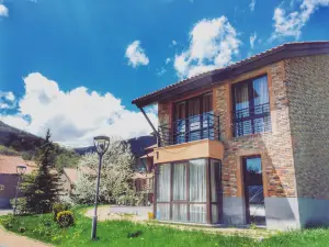 Teghenis Resort