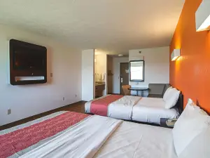 Motel 6 Omaha, NE - IAT West