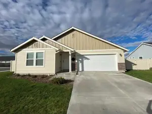 Family Friendly Home! Come Kick Back and Relax.