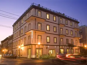Card International Hotel