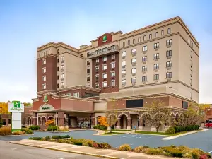 Holiday Inn 拉斐特市中心