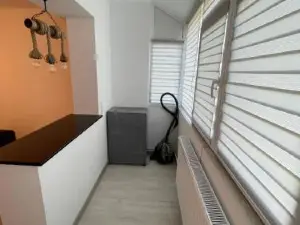Robert's White Apartment