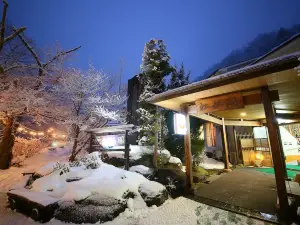 Shinshu Nakaoyama Onsen, Shosenkaku