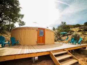 Escalante Yurts - Luxury Lodging