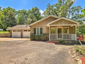 Norfork Lake Getaway Deck, 6 Mi to Main St!