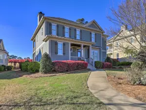 Pet-Friendly Lake Oconee Home in Gated Community!