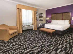 Baymont Inn & Suites by Wyndham Dallas South-DeSoto