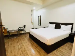 Saawariya Rooms & Food Court