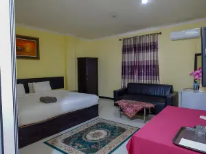 RedDoorz Near Citraland Waterpark Kendari