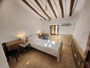 Casita-5Guests-Pool-Patio-BBQ-Parking-Fireplace
