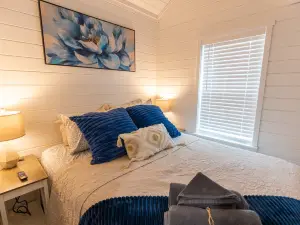 Captain's Quarters In The Pines" at KY Lake) | 109 Pine Grove Lane, Dover, TN 37058