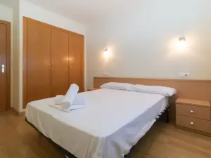 Apartamentos Pantebre 3000