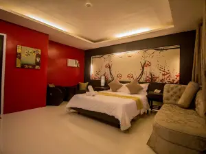 The Red Palm Suites and Restaurant