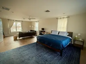 Relaxing, spacious 5BR house on the Hudson Creek in charming Cambridge