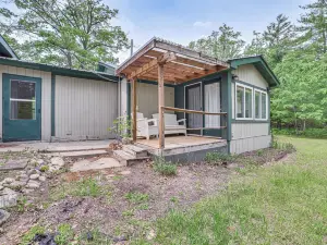 距離清湖州立公園16英里：隱祕小木屋