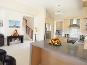 A Three-Bedroom Villa with a Private Pool and Landscaped Garden. Wi-Fi.