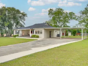 Beautiful Georgia Farmhouse Rental w/ Patio