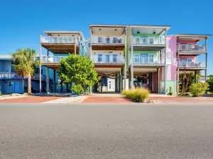 Oceanfront Oasis in Cedar Key w/ 2 Balconies!