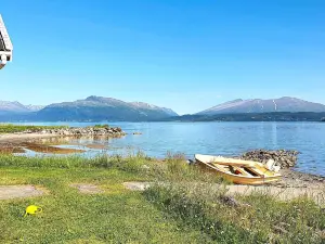 person holiday home in Rossfjordstraumen