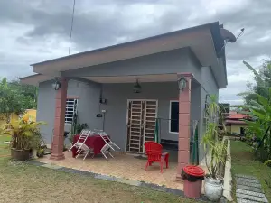 HOMESTAY SAUK UMI CERIA