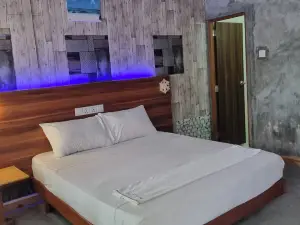 Avanti Surf & Stay