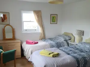 Upper Imeraval Cottage Sleeps 6 Pet-Friendly