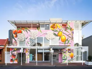 Majestic Minima Hotel