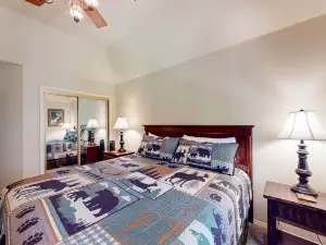 Windwood Inn Cabin Retreat - Unit 8