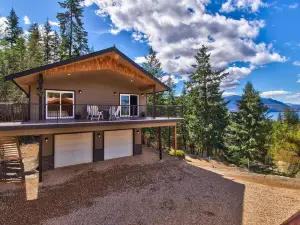 Semi-Lakefront Luxury Blind Bay - Spring Specials! 2 Bedroom Cottage by RedAwning