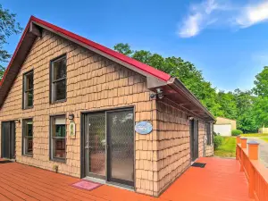 'Ryman Riviera' Home w/ Fireplace: Steps to River