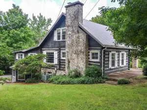 Rustic Dover Retreat w/ Porch - Walk to Boat Ramp!
