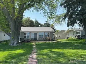 "On Lake Time" Cabin