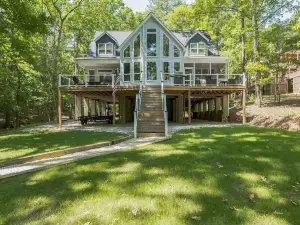 Lake Wateree Vacation Home 4 Bedroom Home by Redawning