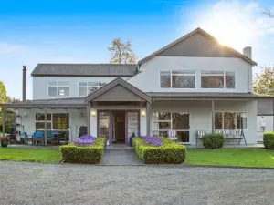 Maxwell's Golf Retreat