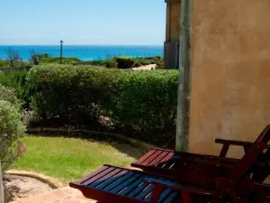 Canal Rocks Beachfront Apartments
