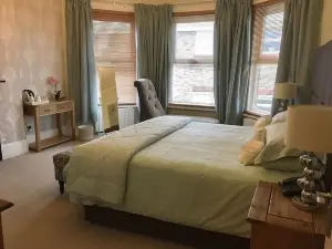 Chaston Manor Hotel