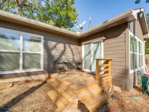 Pottsboro Vacation Rental - Walk to Lake Texoma!