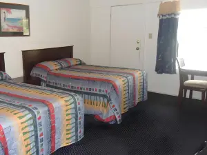 Deluxe Inn Palacios