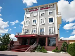 Maxim Pasha Hotel