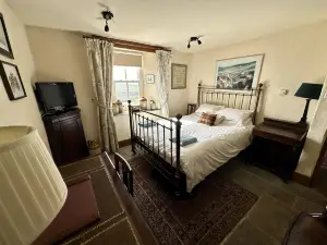 Upper Porthmawr - 5 Bedroom Cottage - Whitesands