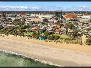 Seaside Studio Apartment in Frankston, Melbourne