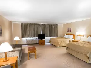 MainStay Suites Dubuque at Hwy 20