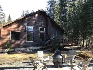 Private Lakefront Home on Gorgeous Kenai Lake!