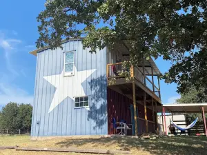 Colorful,CozyTX Cabin on Peaceful Farm