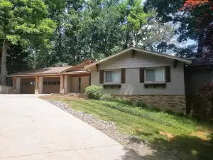 5 bedroom House in Rock Barn Golf & Spa