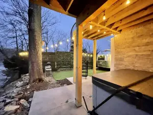 *WOW* Modern Waterfront Home